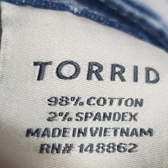 Torrid Polka Dot Light Blue Denim Jean Shorts Women's Size 14 - Picture 4 of 4